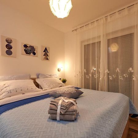 Golubica Lägenhet Trogir Exteriör bild